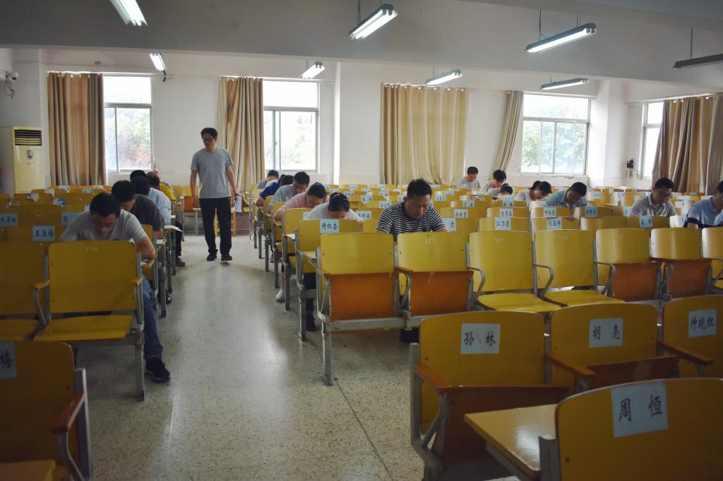 一中教师参加市联考1.jpg