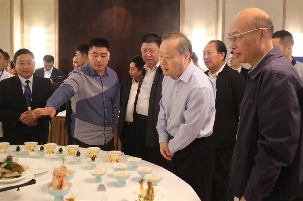 1634630294155935.jpg 连云港市第五届餐饮文化博览会开幕4.JPG