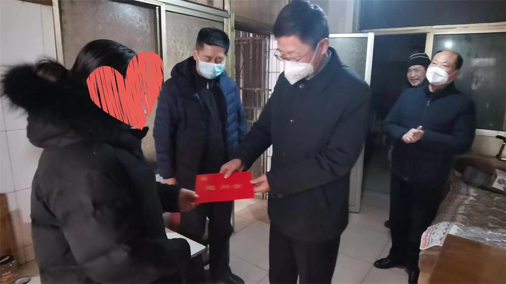 2万总慰问_副本.jpg