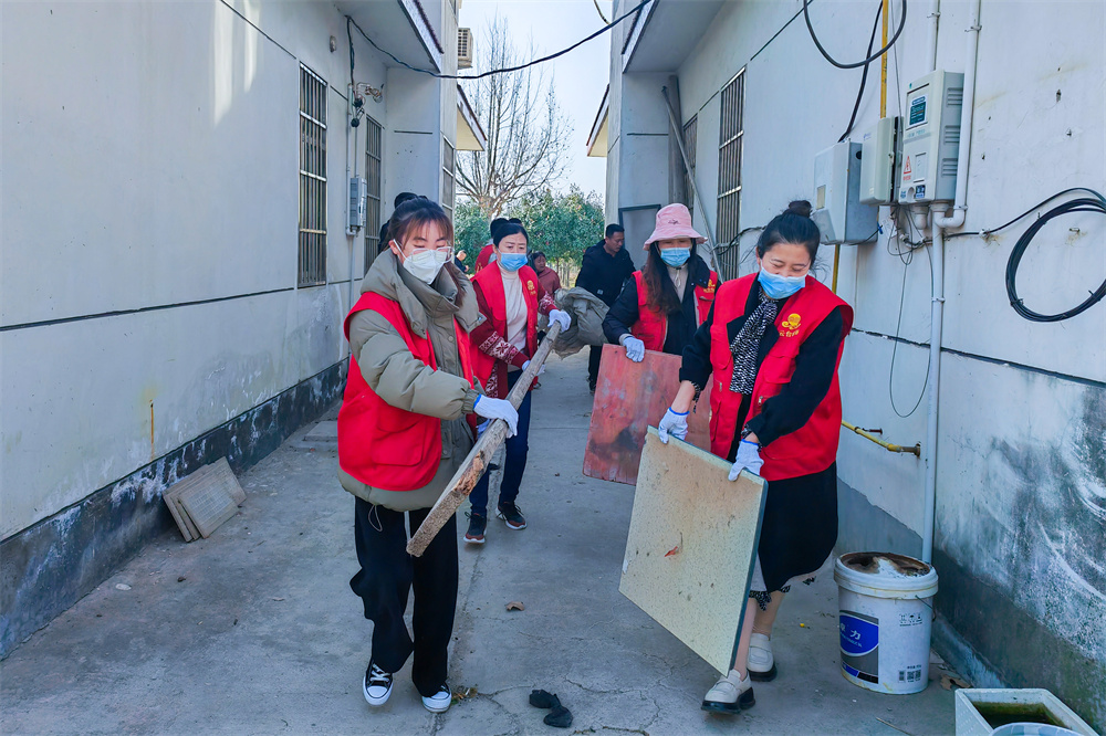 20230315 云台农场社区开展环境整治活动.jpg