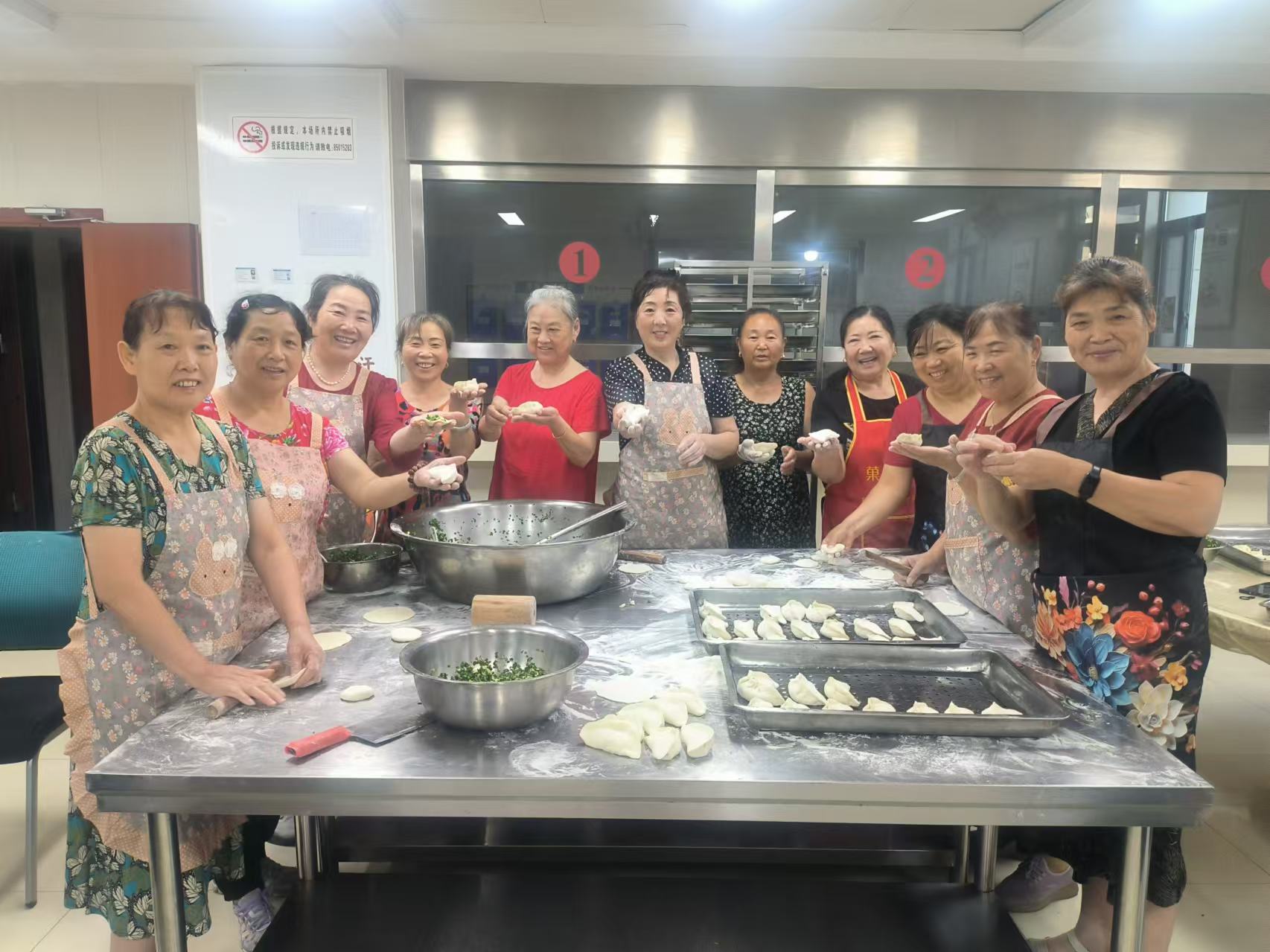 云台阳光雨露爱心团队开展公益活动.jpg