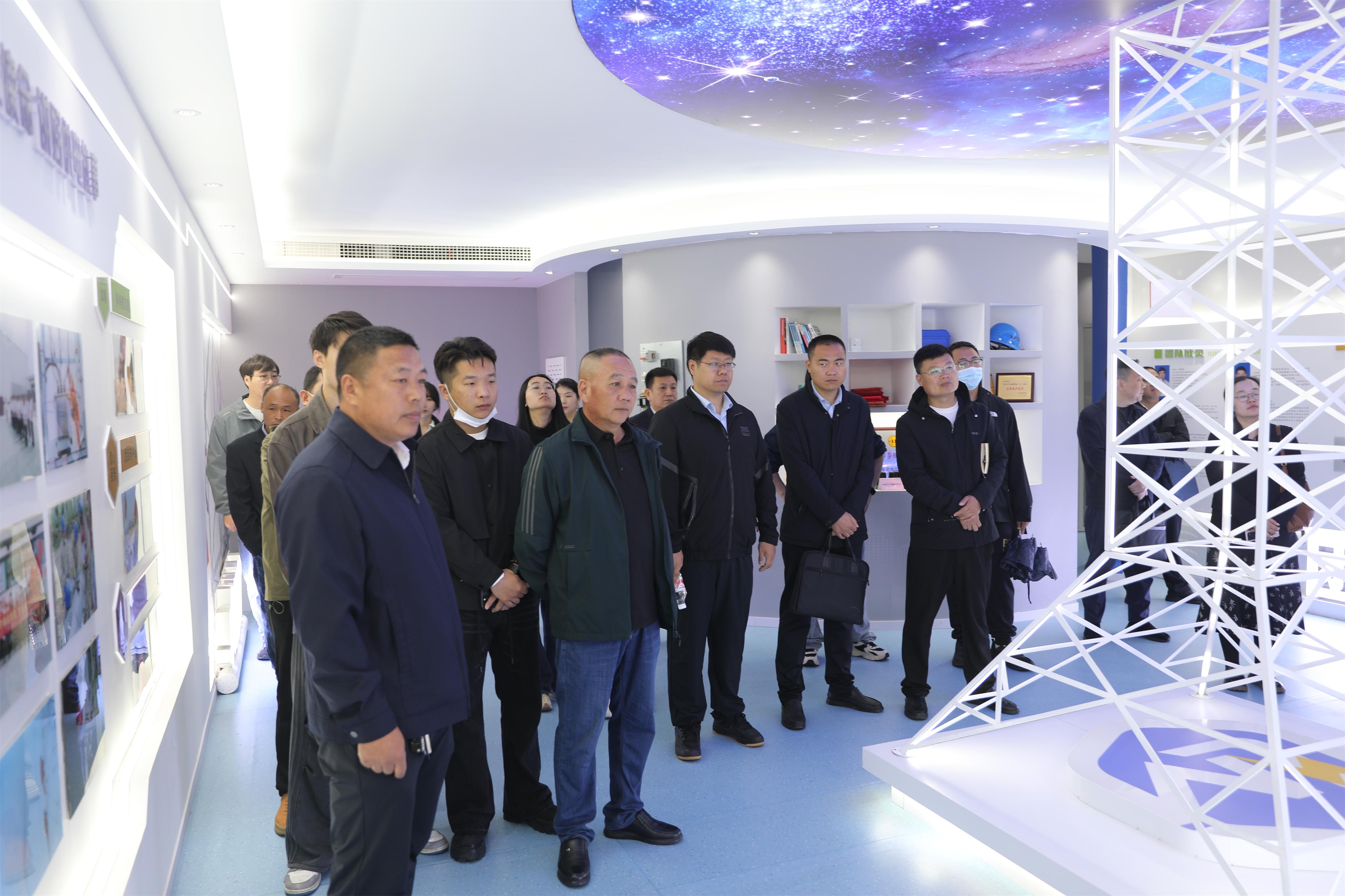 1766737273594234.jpg 市工业投资集团公司工会组织“拜师学艺”现场观摩会2.JPG