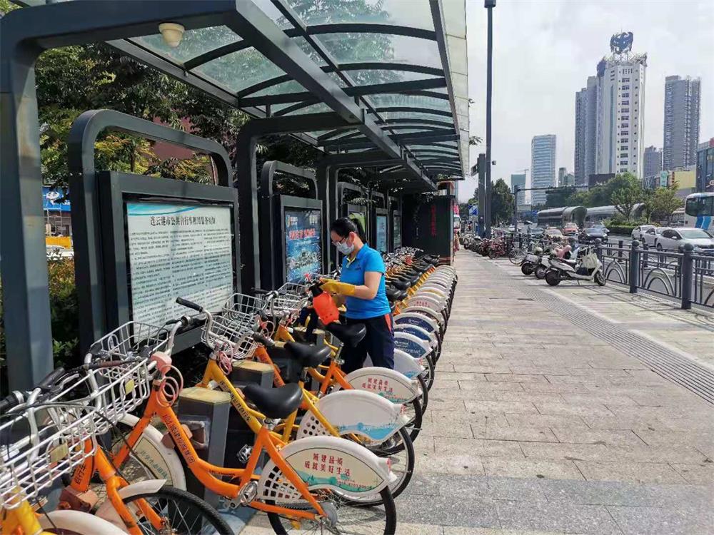 1629272947638548.jpg 2公共自行车消毒.jpg